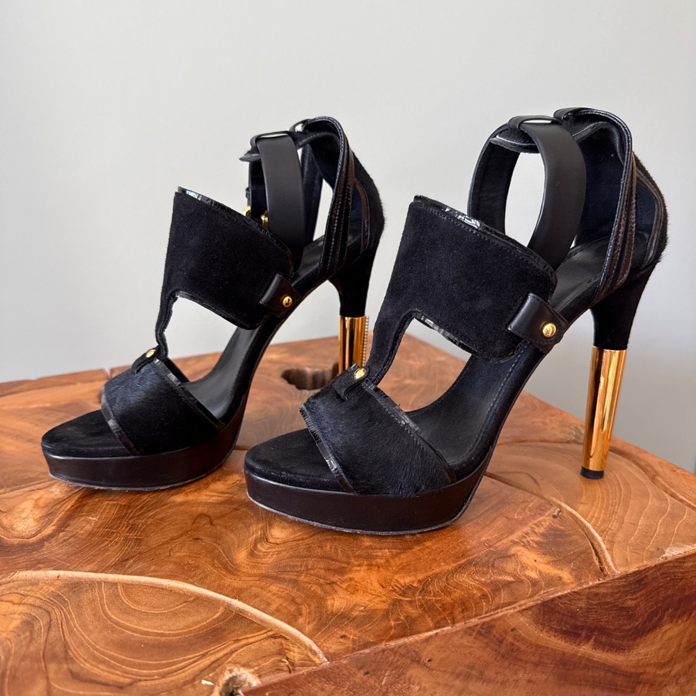 Shoes - Picture 3 of 4
